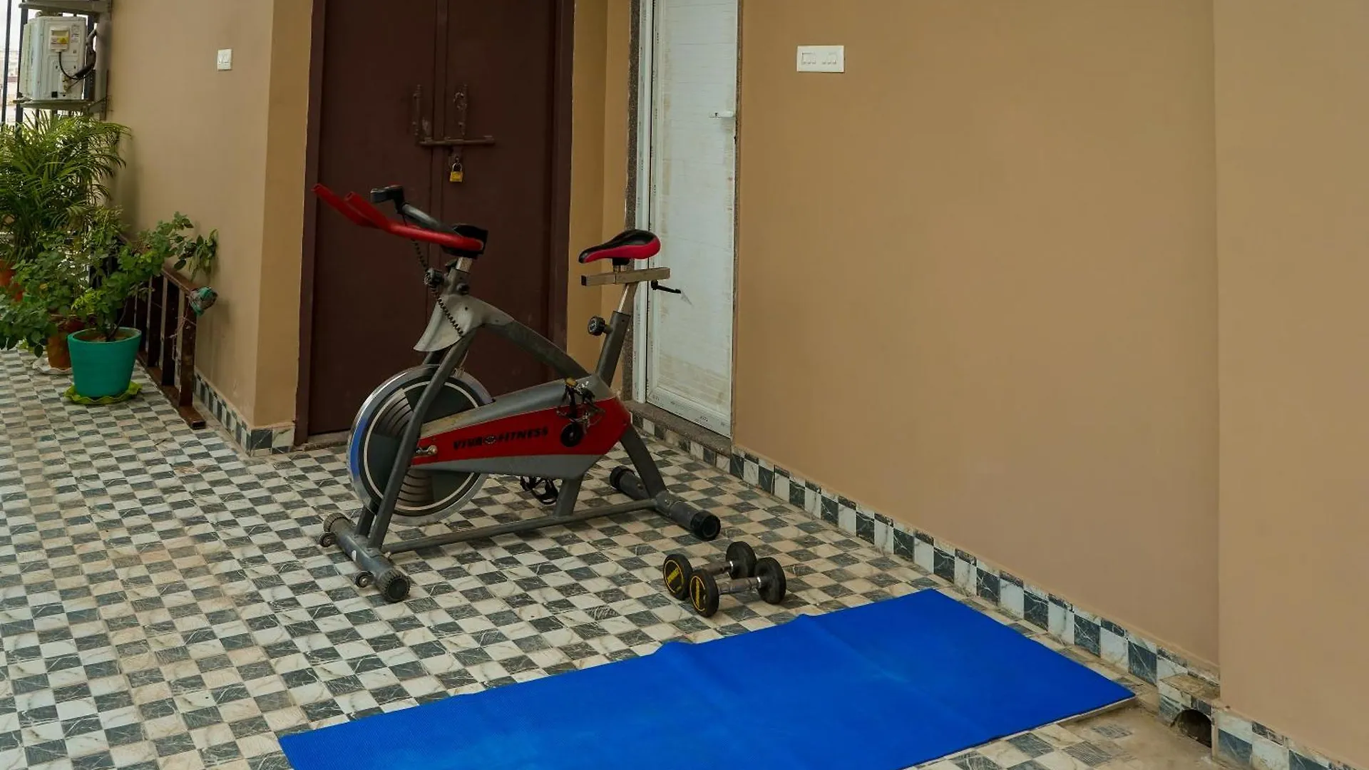 Luxurious Villa Near Shri Kashi Vishwanath Temple - Rk Villa Bnb Varanasi Daire