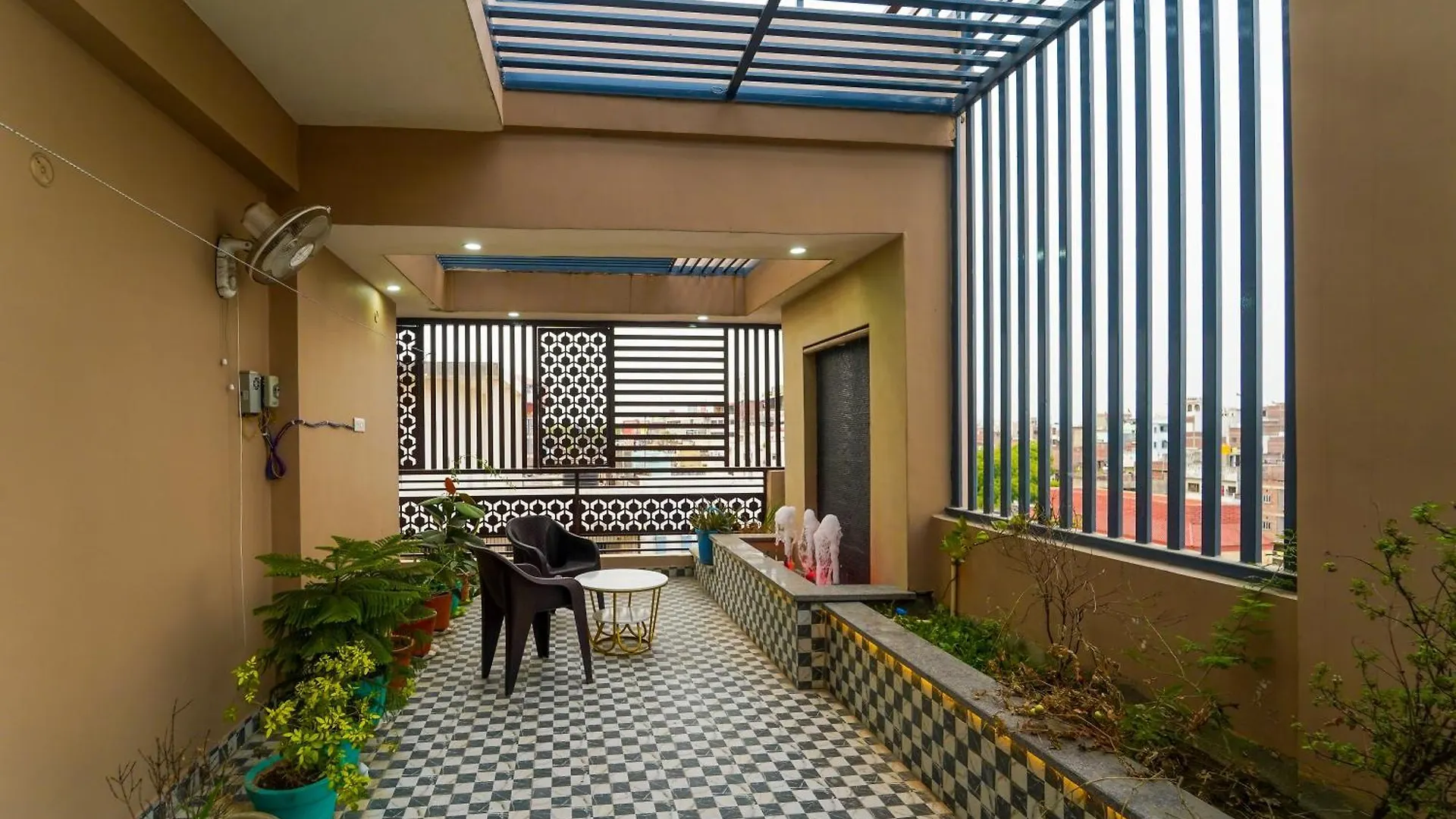 Luxurious Villa Near Shri Kashi Vishwanath Temple - Rk Villa Bnb Varanasi Daire