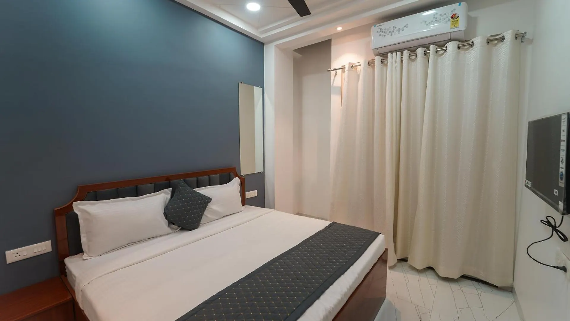Daire Luxurious Villa Near Shri Kashi Vishwanath Temple - Rk Villa Bnb Varanasi Hindistan